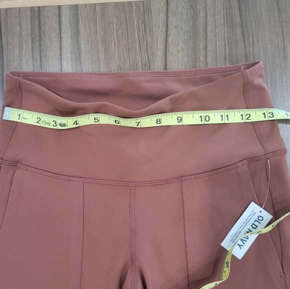 OLD navy High-Waisted PowerPress Cargo 7/8-Length Leggings Size MP - Picture 6 of 10